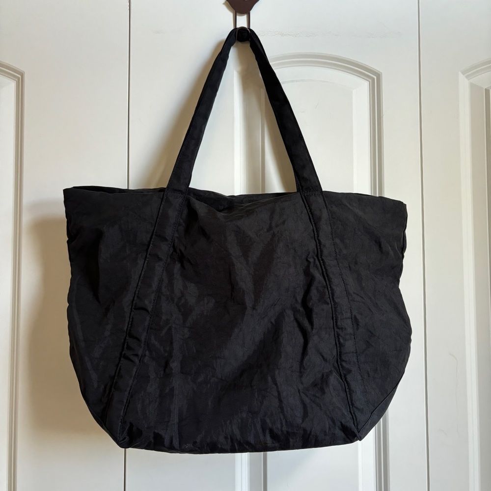 EUC Baggu cloud bag in black